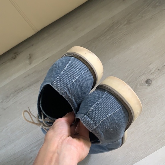 The RAIL blue xander oxfords‎ textured denim look - Picture 6 of 10